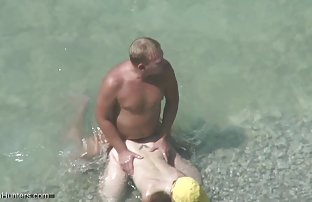 XXX Blonde menyenangkan kontol besar dari seorang Negro artis indo ngentor