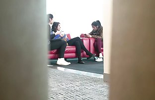 XXX Tukang pijat dan wartawan mengerjai cewek di ruang ganti video artis indonesia mesum