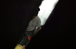 XXX Pembantu video mesum para artis indonesia mengisap tenggorokan