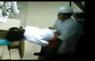 XXX Dimasukkan bokev artis indonesia teman di vagina berbagai barang