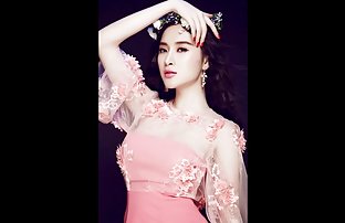 XXX Brunette muda meniduri fanish botaknya bokek artis indonesia