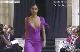 XXX Anal seks dengan wanita bokef artis indonesa kulit hitam muda